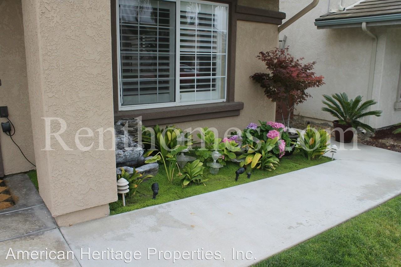 584 Sipes Cir - Photo 3 of 48