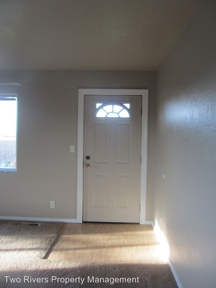 1741 Cove Rd - Photo 3 of 6