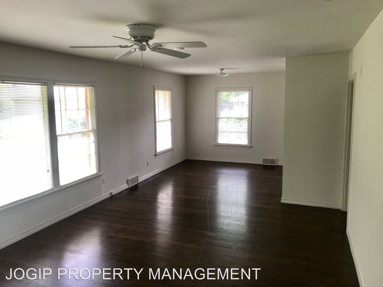 1755 Mariposa Dr - Photo 2 of 11