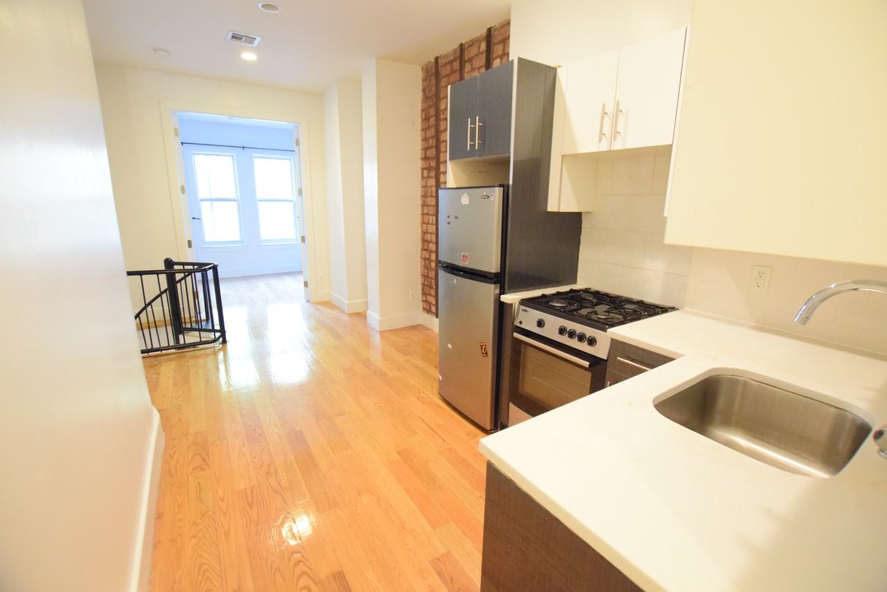 31 Montrose Avenue #mw