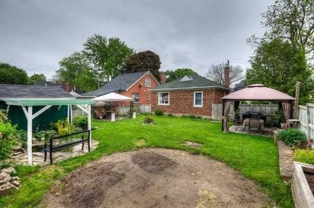 444 Stirling Ave S - Photo 3 of 11