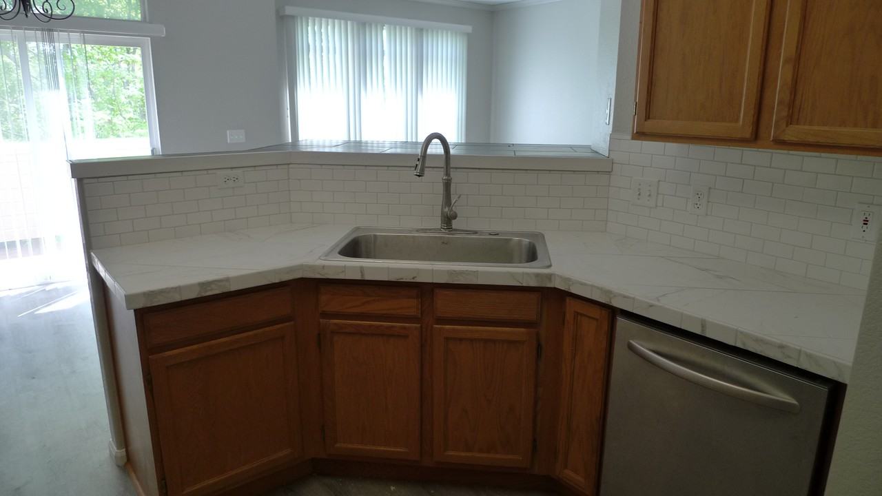 261 W Jamison Cir #8 - Photo 3 of 10