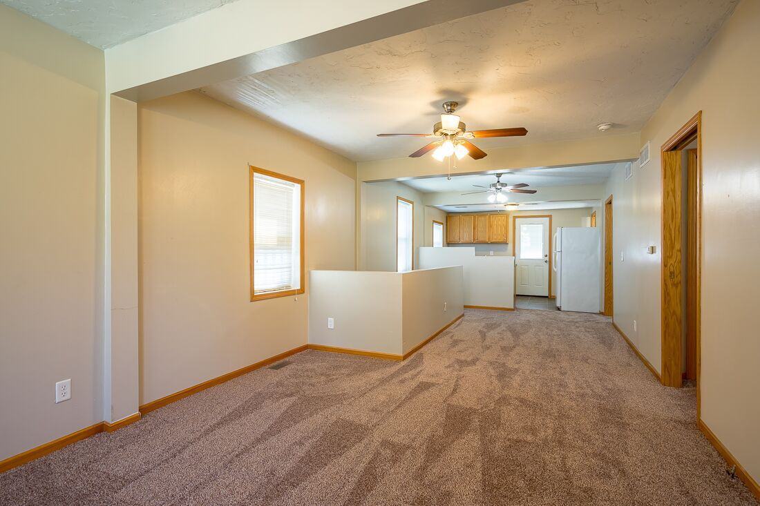 330 14th St - Photo 3 of 8