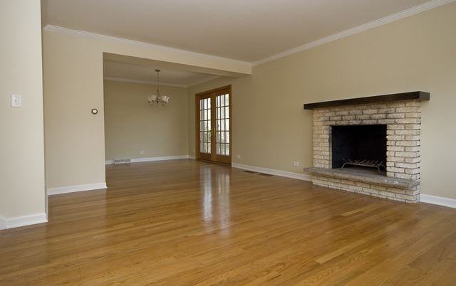 562 Green Bay Rd - Photo 2 of 11