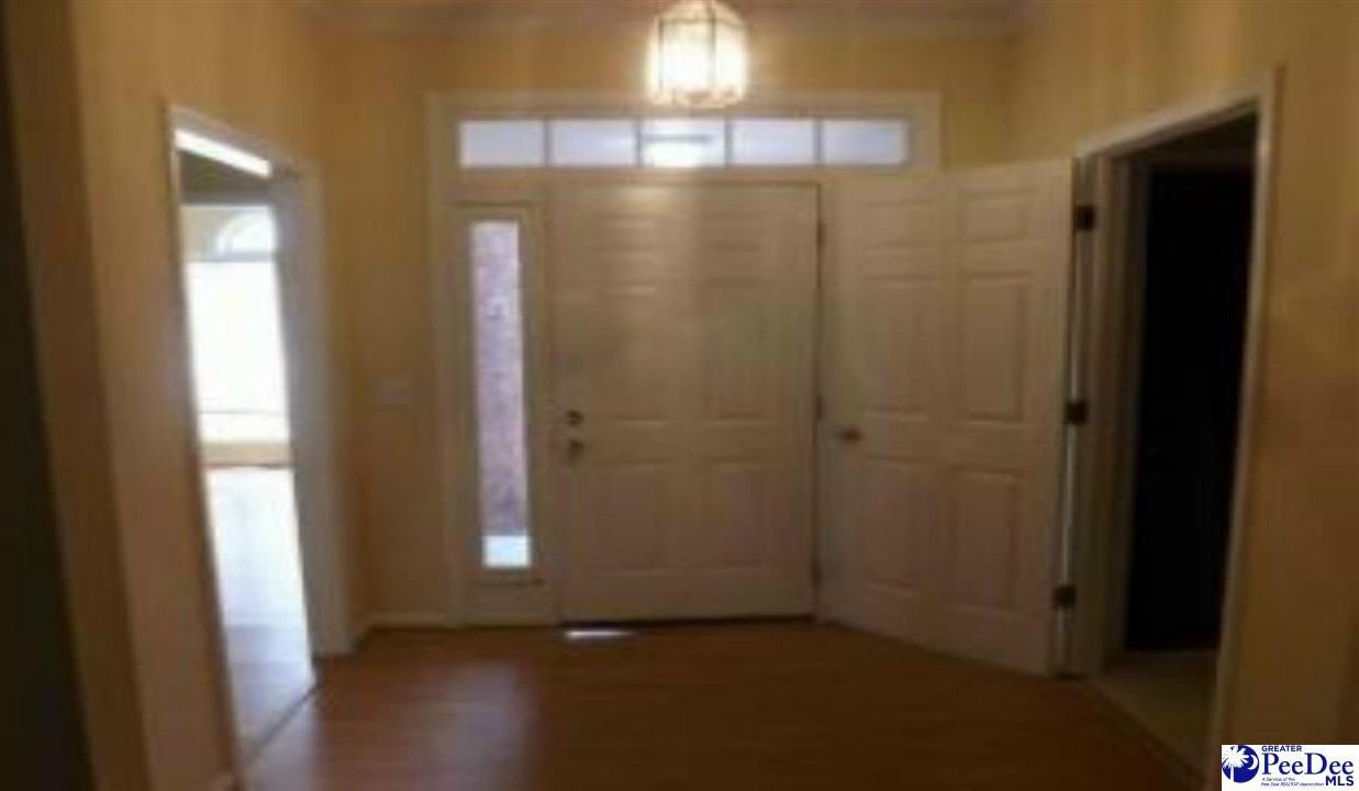 2130 Woodmore Cir - Photo 2 of 9
