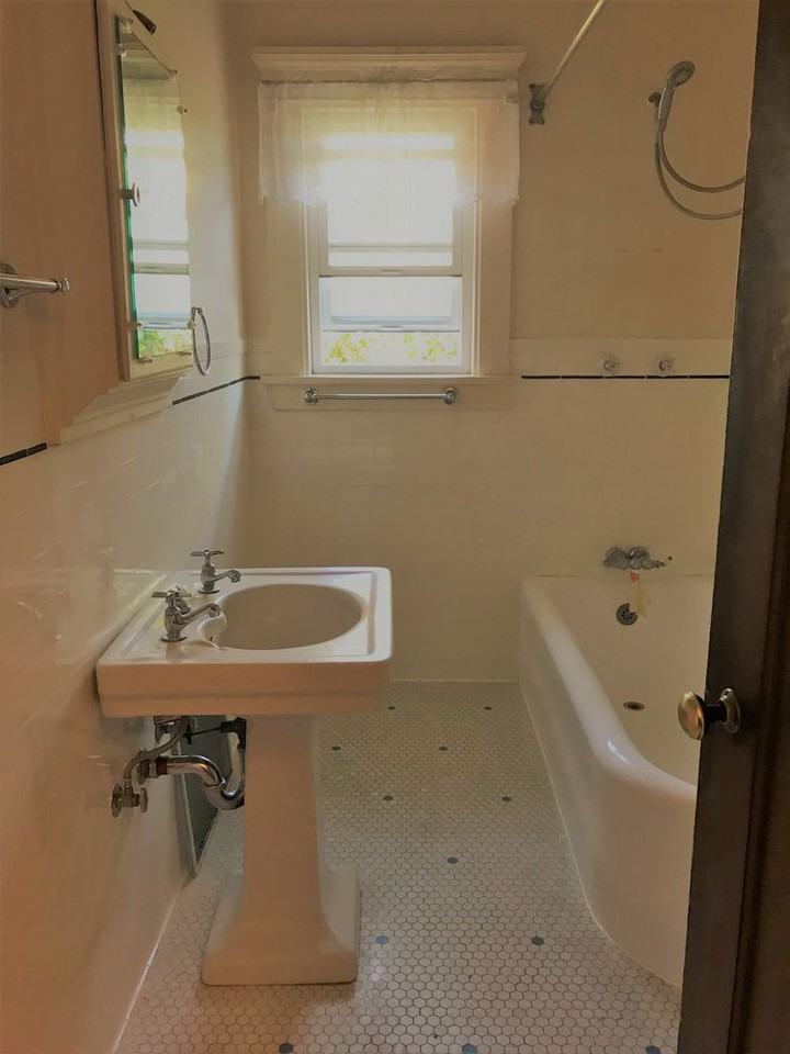 597 San Bruno Ave E - Photo 3 of 9