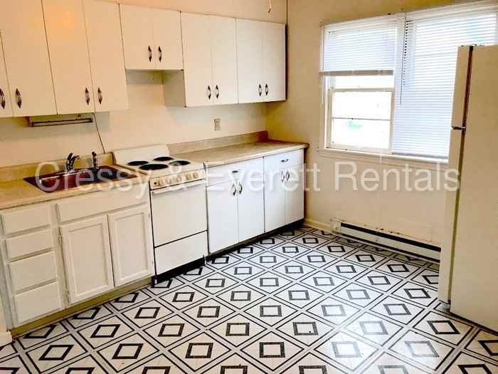 212 Blakeslee - Photo 2 of 15