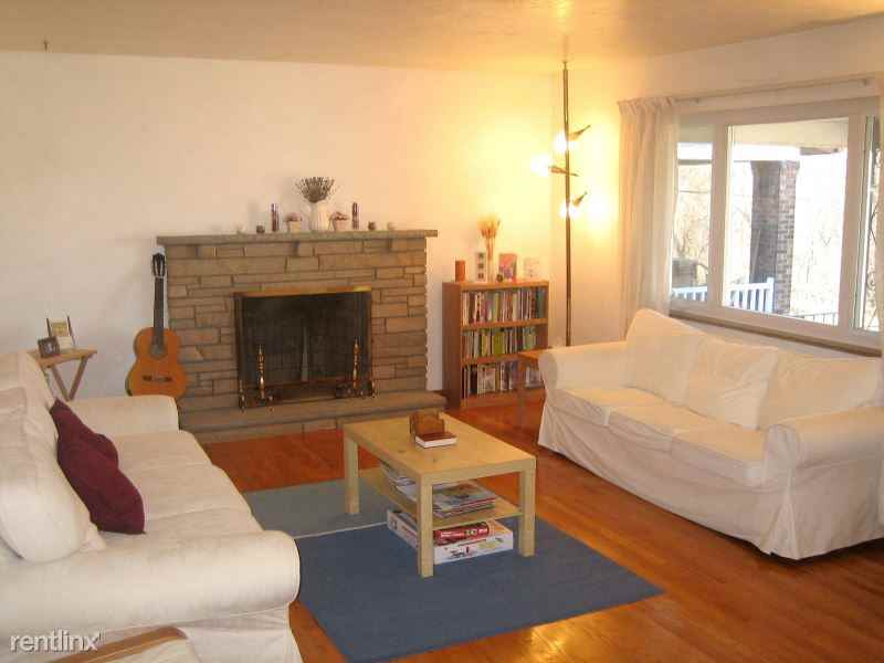 1106 Goodman St - Photo 2 of 12