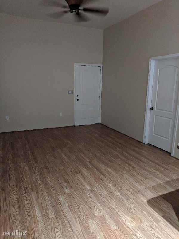 3042 E Wiley Ln - Photo 3 of 8