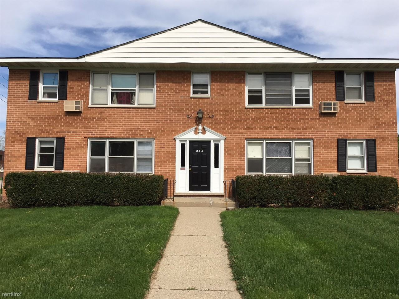 235 Evergreen Pkwy Apartments in Crystal Lake, IL 60014 Zumper