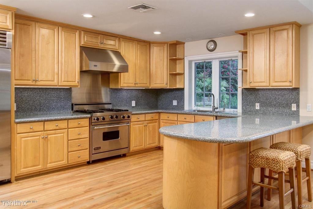 1279 Journeys End Dr - Photo 3 of 25