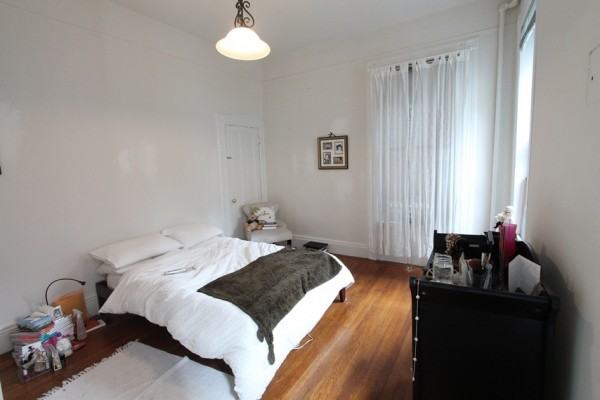 1462 First Ave #3E - Photo 3 of 6