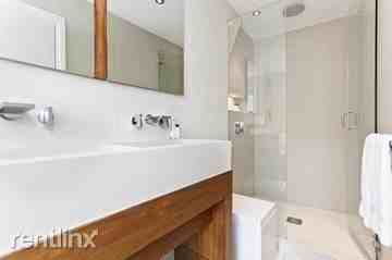 1304 De La Vina St #6 - Photo 3 of 10