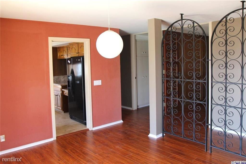 652 Robin Glen Dr - Photo 3 of 15