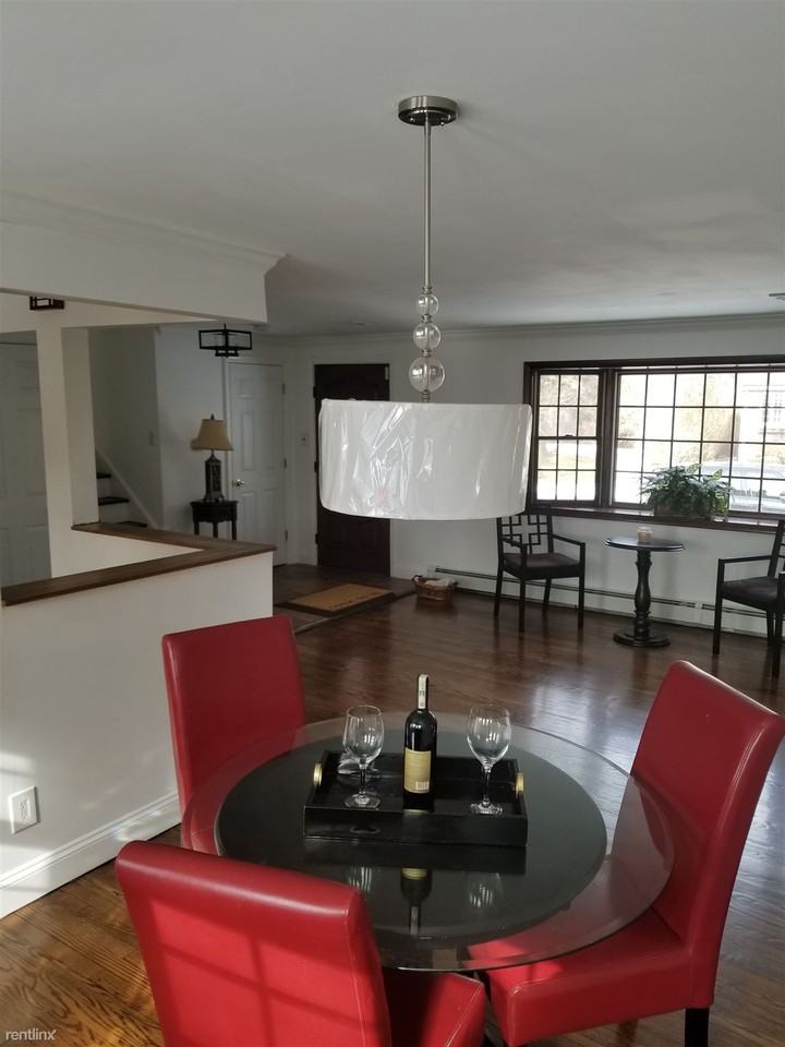 204 Pierron St - Photo 3 of 5