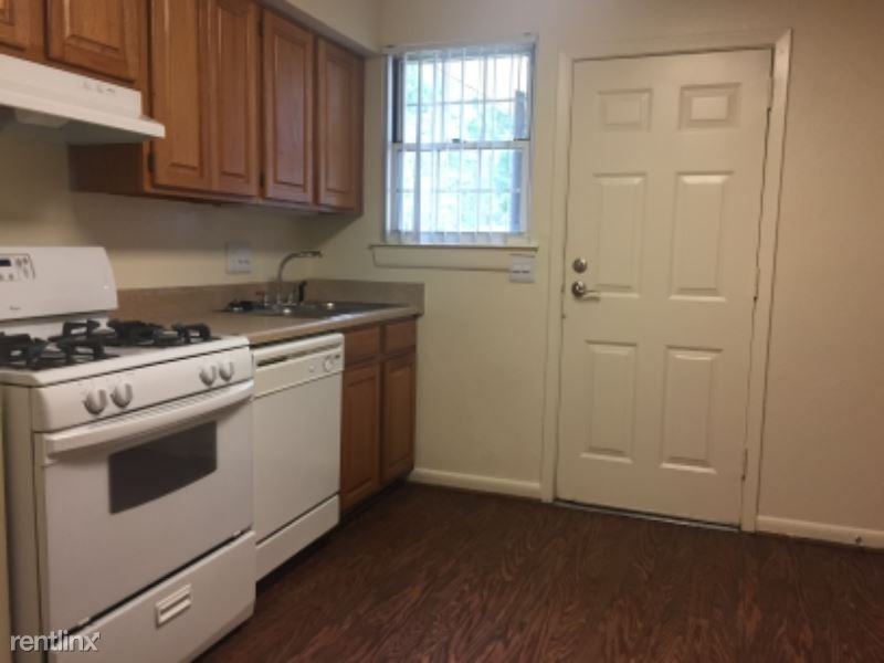 5070 Gunter St - Photo 2 of 13