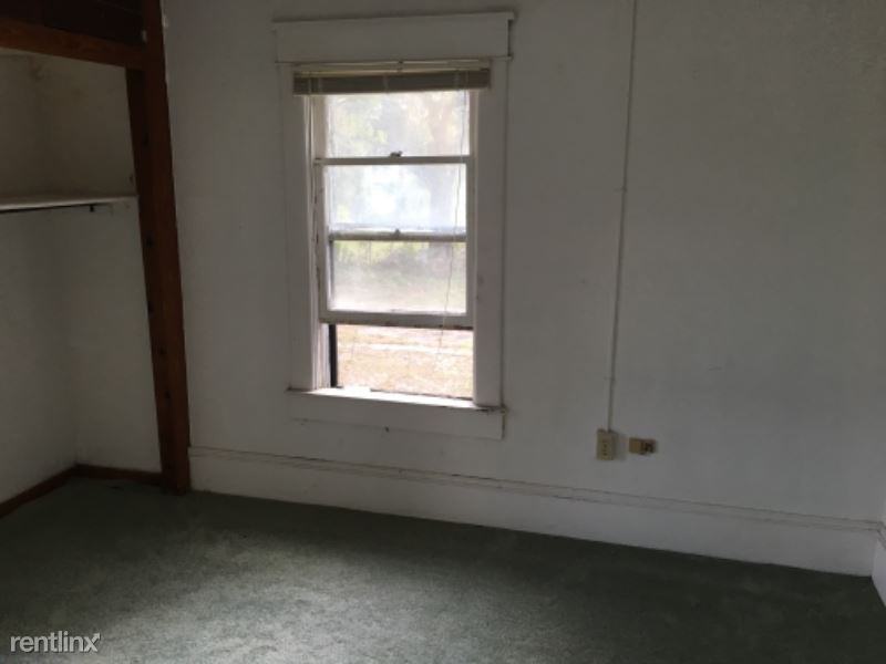 721 Gilmore Ave - Photo 3 of 7