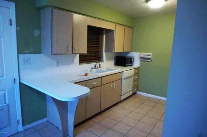 2360 Allan Adale Rd - Photo 3 of 16