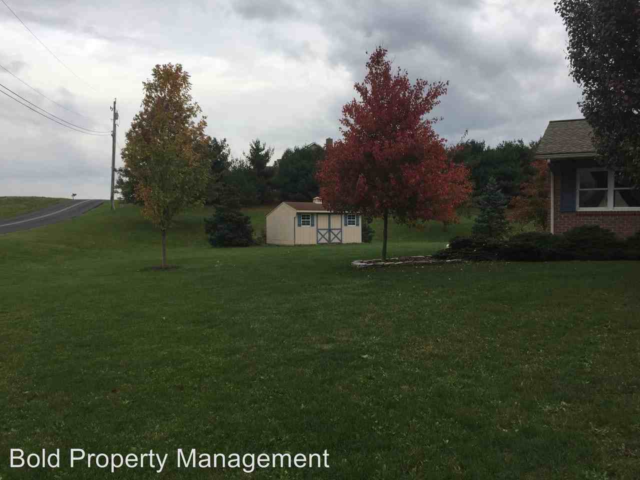 42 42 West Market St - Photo 2 of 29