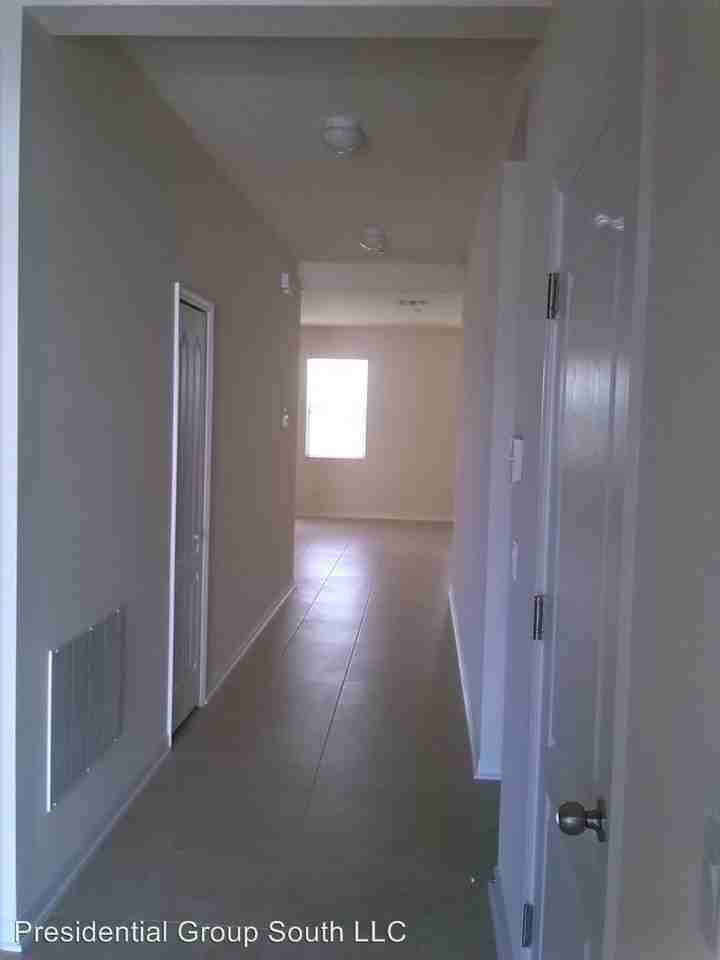 2515 Tanner Terrace - Photo 2 of 12