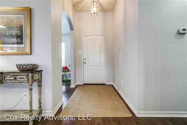 1216 Blue Brook Dr - Photo 2 of 23