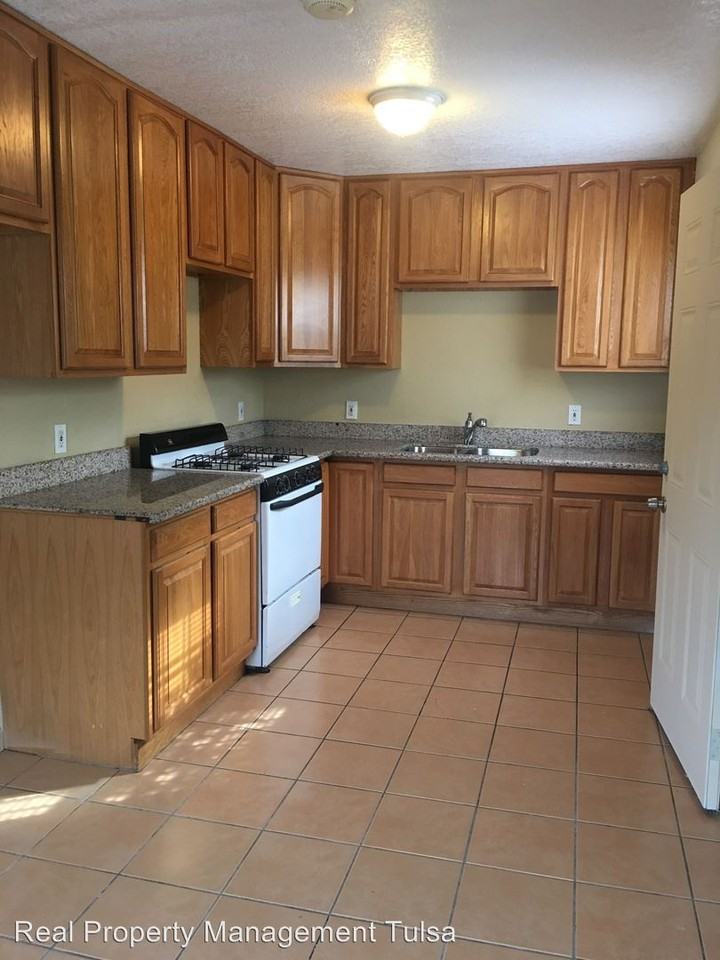 6 E 46th St N - Photo 3 of 14