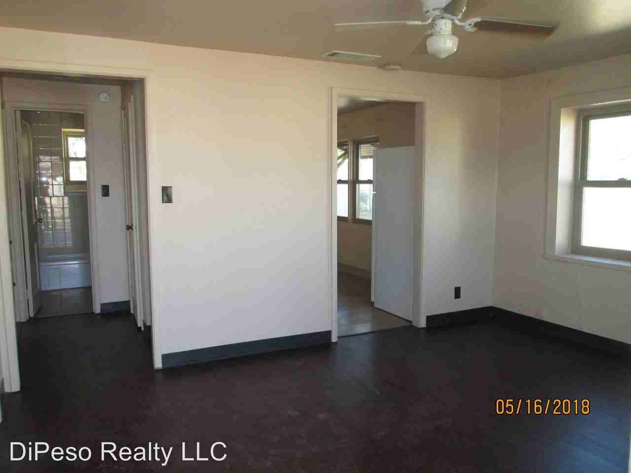 612 N Circle Dr - Photo 2 of 8