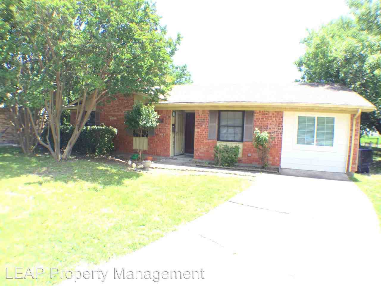 1028 Murray Ct - Photo 2 of 38