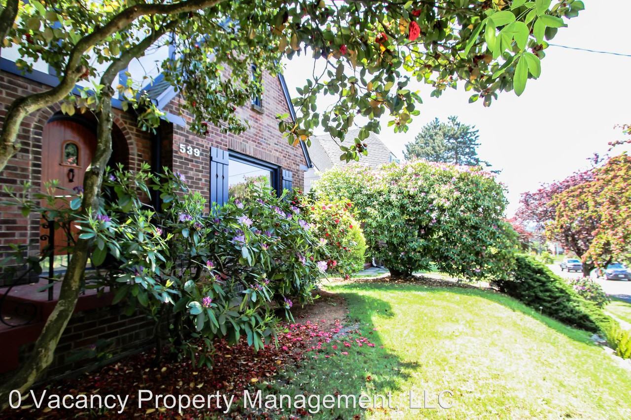 539 NE 80th St - Photo 2 of 32