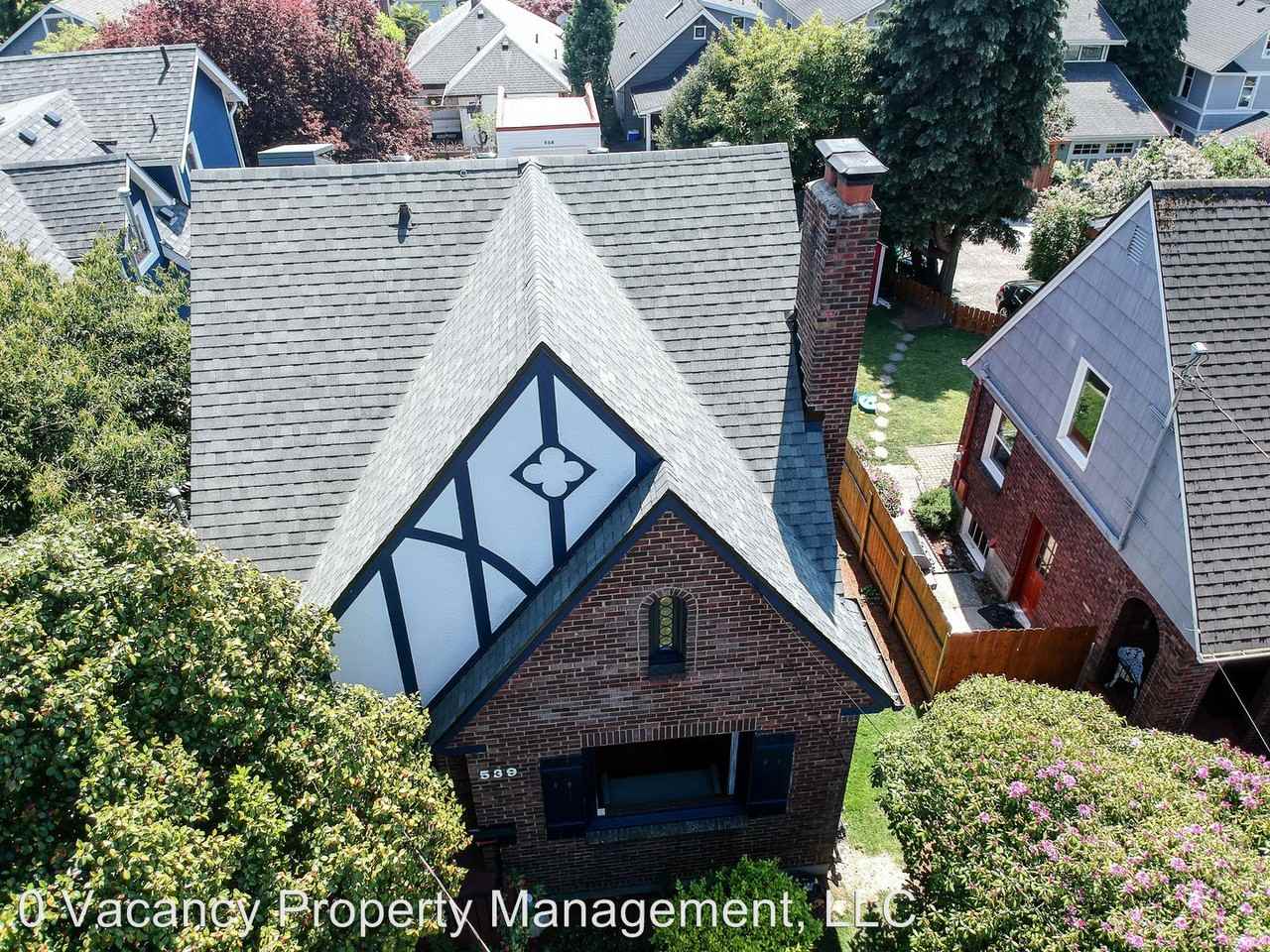 539 NE 80th St - Photo 3 of 32