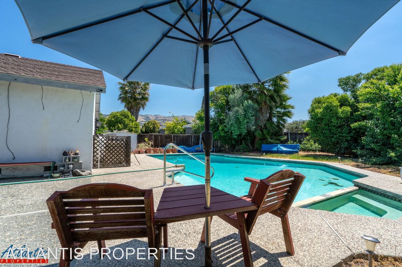 3204 Napa Ct - Photo 3 of 18