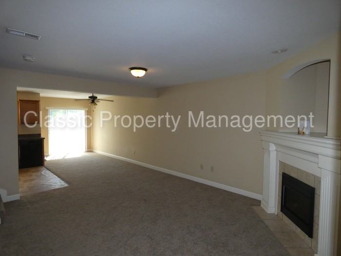 13617 Valley Rd - Photo 2 of 19