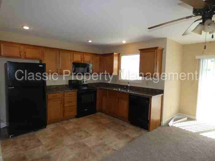 13617 Valley Rd - Photo 3 of 19