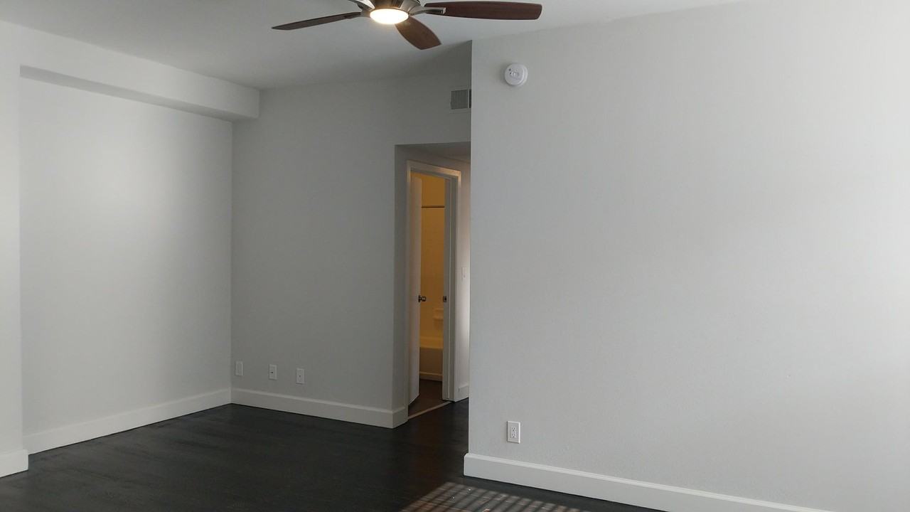 6500 Yucca Street - Photo 3 of 11