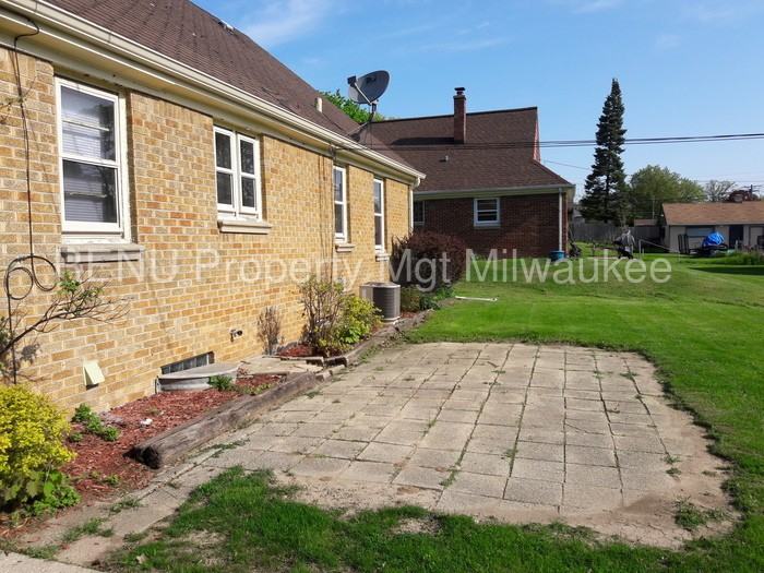 4712 N 71st St - Photo 2 of 12