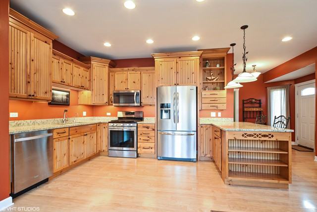 26250 James Pl - Photo 3 of 16