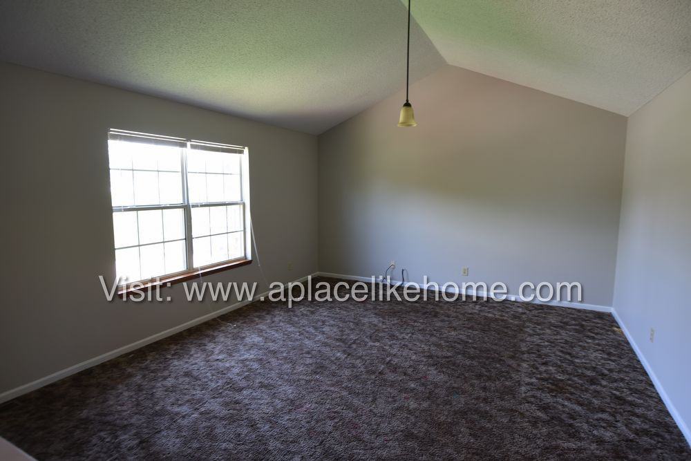 3214 N 157th Terrace - Photo 2 of 6