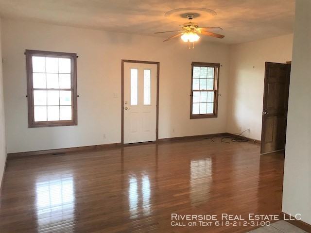 802 W 4th St - Photo 2 of 14