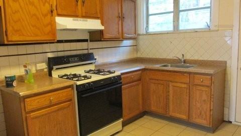 2043 Sigel St - Photo 2 of 18