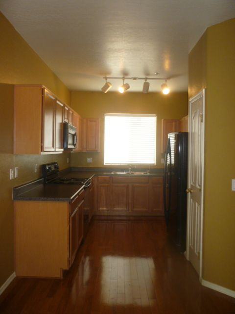 103 W Laurel Ct - Photo 3 of 10