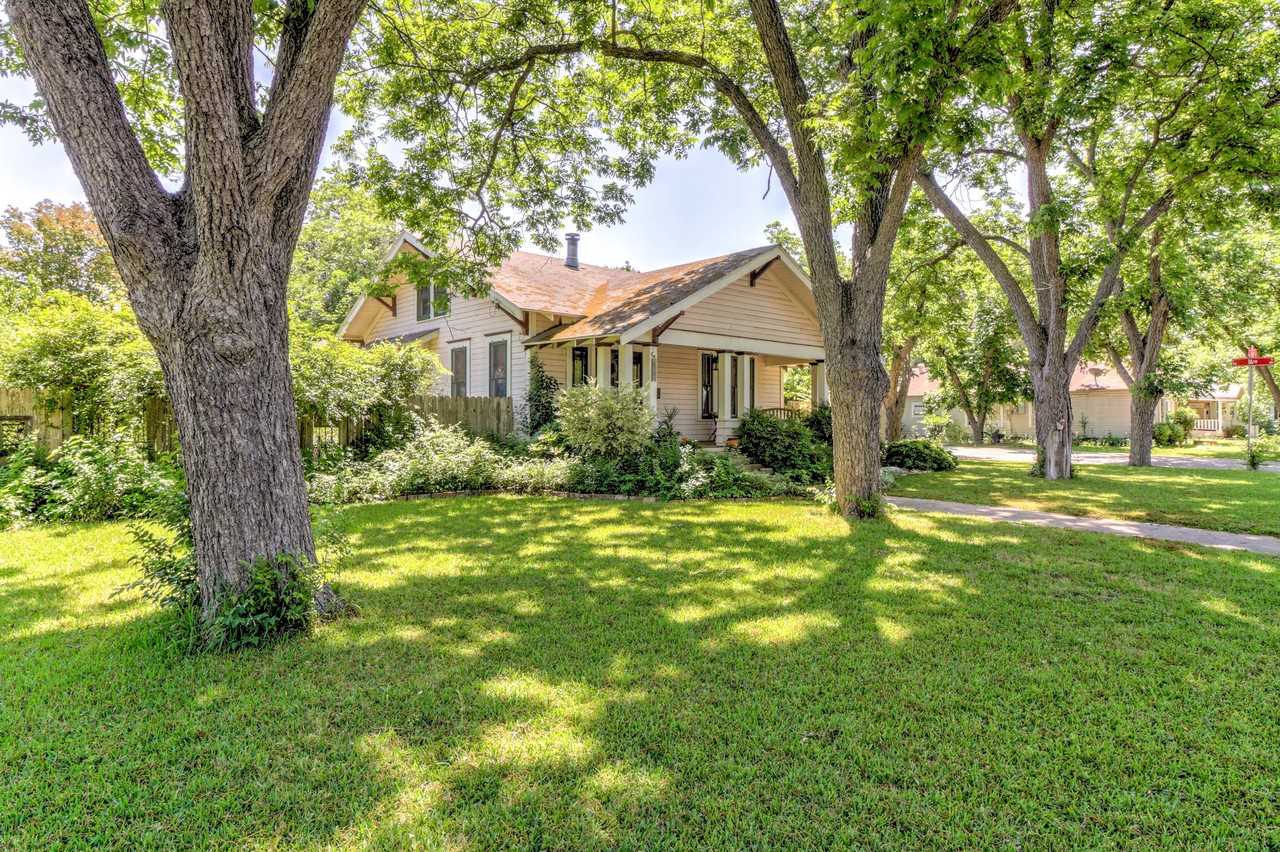 1509 S Church St - Photo 2 of 38