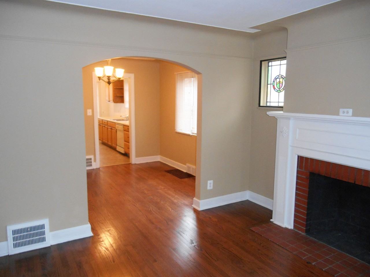 14190 Glastonbury Ave - Photo 2 of 10