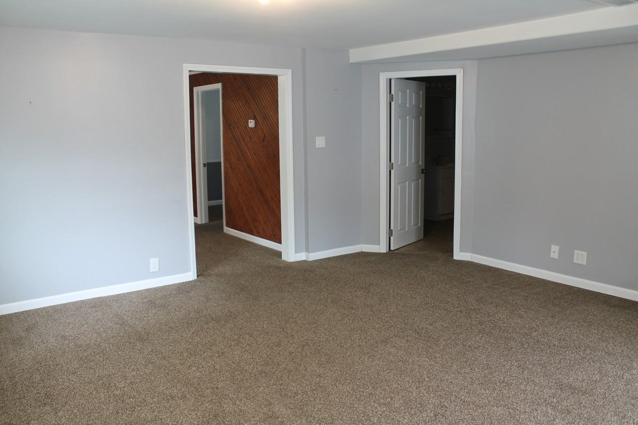 603 N Douglas St - Photo 2 of 23