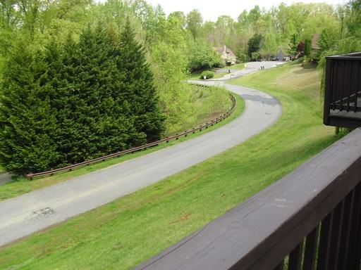 1694 Royal Oak Ct - Photo 2 of 12