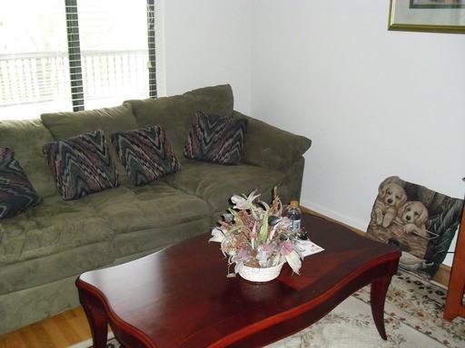 1694 Royal Oak Ct - Photo 3 of 12