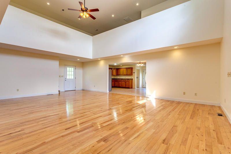 226 Megan Lane - Photo 3 of 22