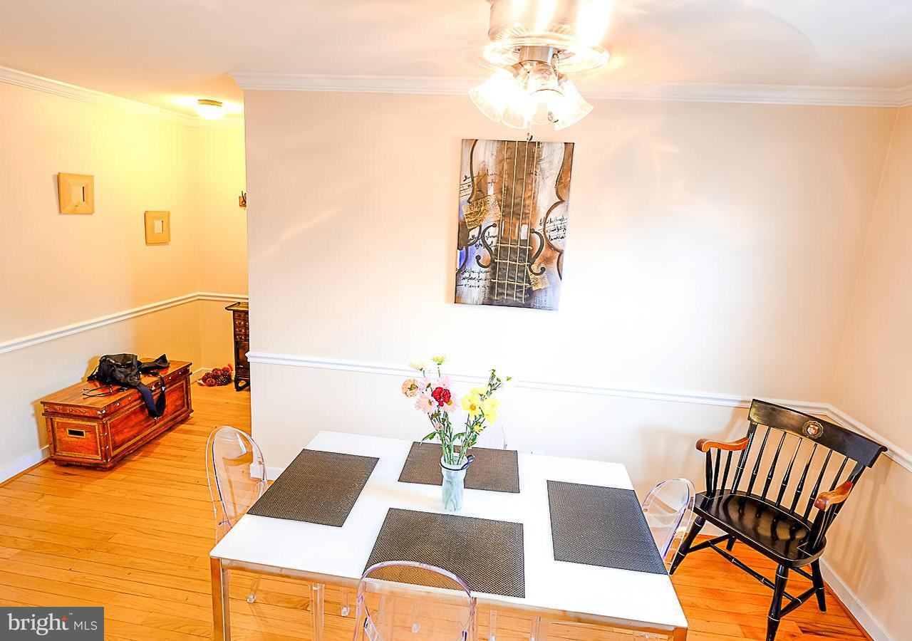 2236 Washington Ave #w - Photo 3 of 10