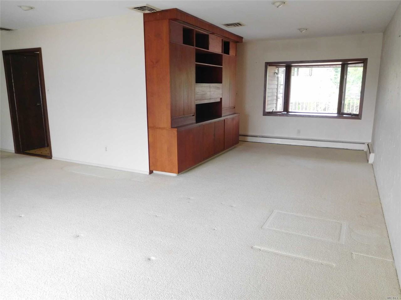 26 Beatrice Ln - Photo 3 of 13