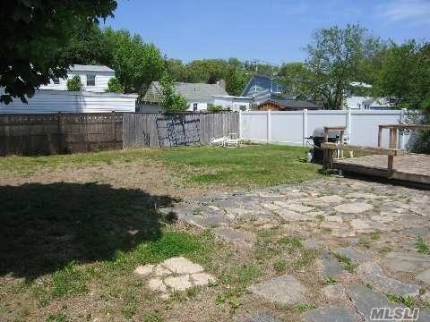 128 E 12th St - Photo 3 of 7