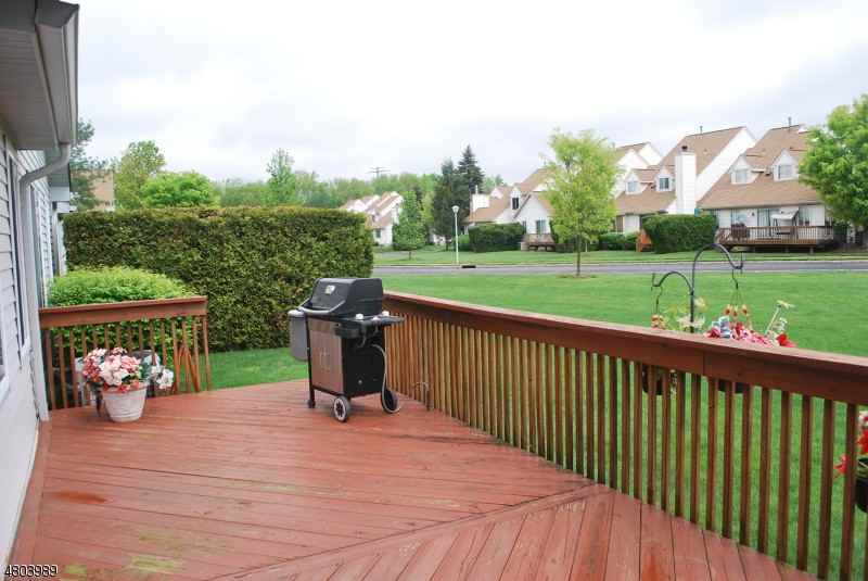 3 Jefferson Ct - Photo 2 of 18